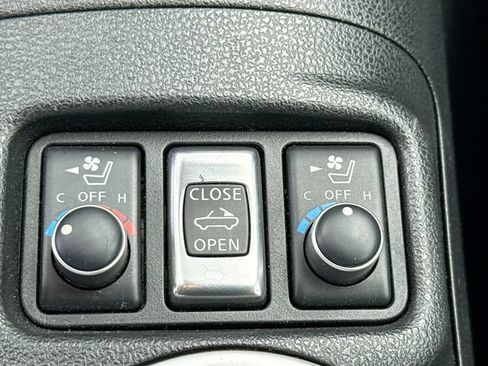 Used 2018 Nissan 370Z Touring Sport RWD image 21