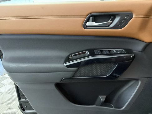 New 2026 Nissan Pathfinder Platinum FWD image 23