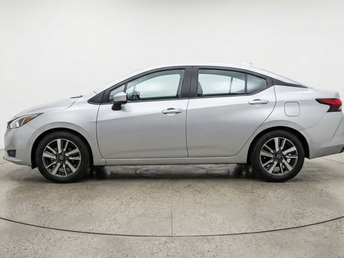 Used 2025 Nissan Versa SV FWD image 5