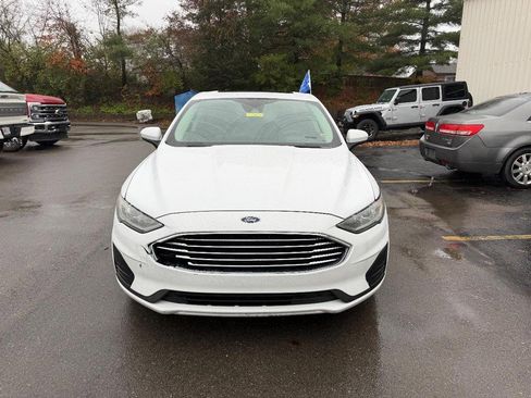 Used 2020 Ford Fusion SE image 2