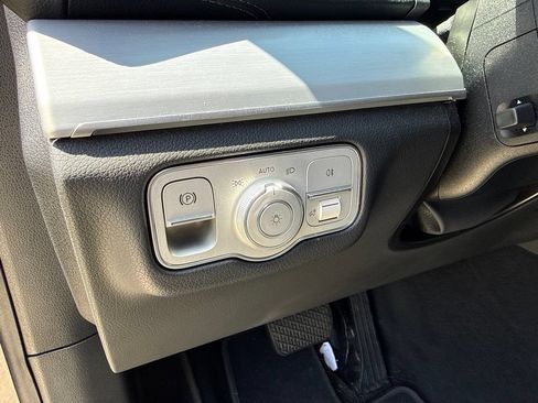 Used 2024 Mercedes-Benz GLS 450 4MATIC image 19