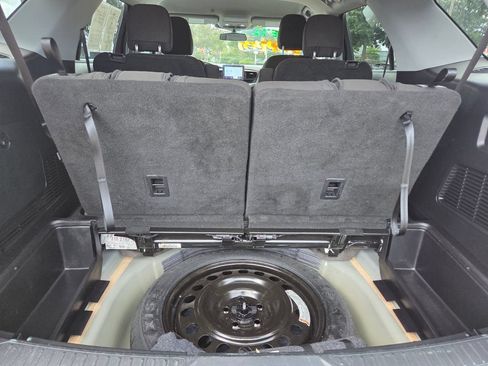 Used 2021 Ford Explorer XLT RWD image 27