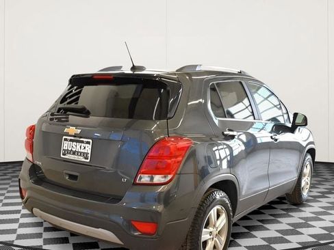 Used 2017 Chevrolet Trax LT w/ LT Convenience Package image 4