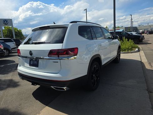 Used 2023 Volkswagen Atlas SE w/ Panoramic Sunroof Package AWD/4WD image 5