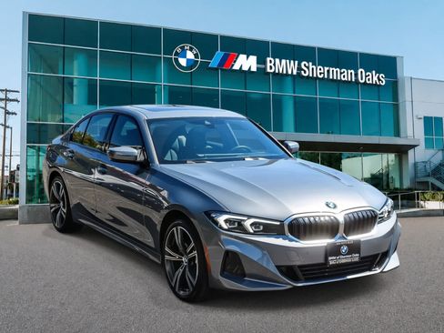 Certified 2023 BMW 330i Sedan w/ Premium Package RWD image 3