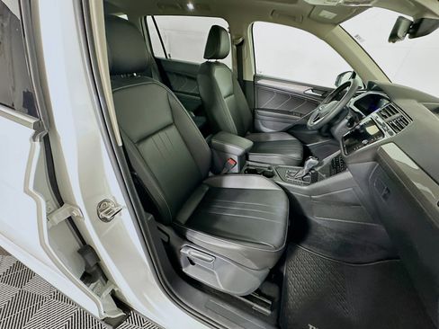 Used 2022 Volkswagen Tiguan SE FWD image 30