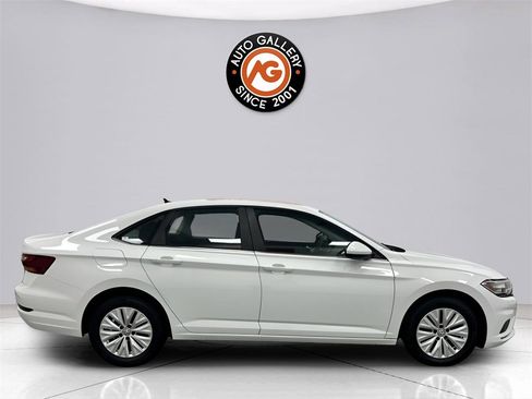 Used 2019 Volkswagen Jetta S image 8