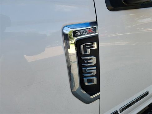 Used 2017 Ford F350 XL w/ STX Appearance Package AWD/4WD image 10