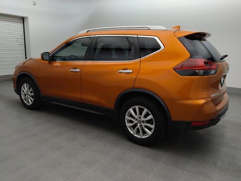 Used 2020 Nissan Rogue SV FWD image 3
