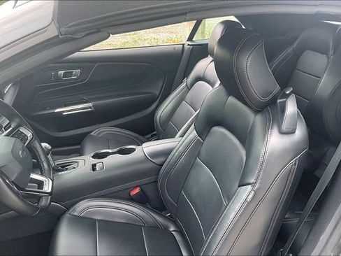 Used 2025 Ford Mustang Premium RWD image 23