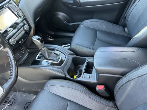 Used 2017 Nissan Rogue Sport SL image 21