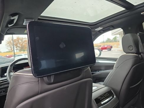 Used 2025 Cadillac Escalade V image 13