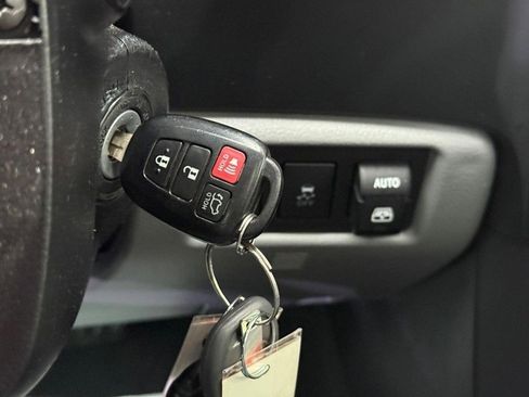 Used 2019 Toyota Sequoia Platinum image 34