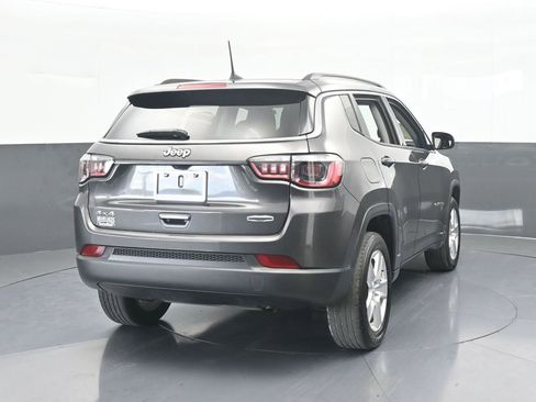 Used 2022 Jeep Compass Latitude image 5