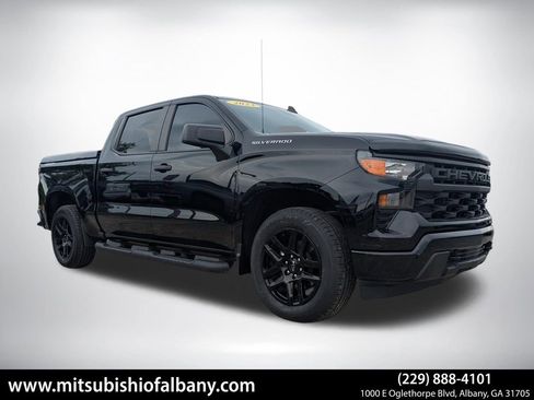 Used 2023 Chevrolet Silverado 1500 Custom image 1