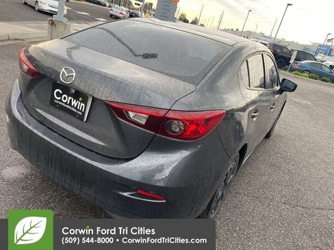 Used 2015 MAZDA MAZDA3 i SV FWD image 10