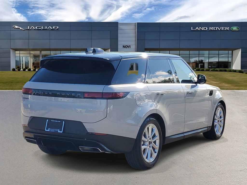 New 2027 Land Rover Range Rover Sport SE AWD/4WD image 4