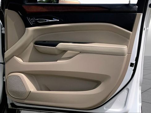Used 2013 Cadillac SRX Luxury FWD image 22
