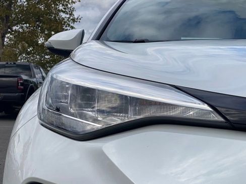 Used 2022 Toyota C-HR XLE image 13