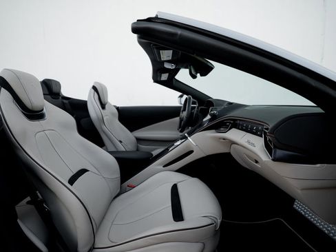 Certified 2024 Ferrari Roma Spider image 33