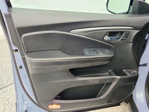 Used 2023 Honda Ridgeline RTL-E image 11
