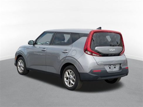 Used 2022 Kia Soul LX w/ Technology Package image 4