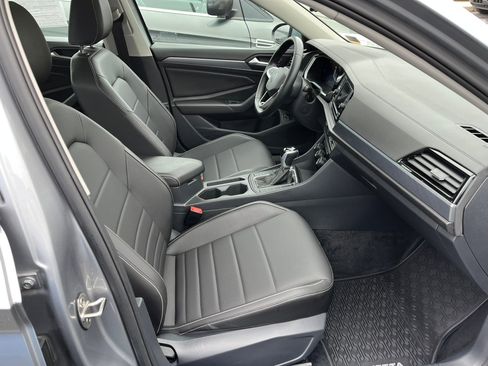 Used 2023 Volkswagen Jetta SE w/ Panoramic Sunroof Package image 5