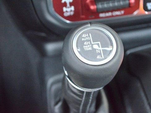 New 2025 Jeep Wrangler Unlimited Rubicon 392 image 25