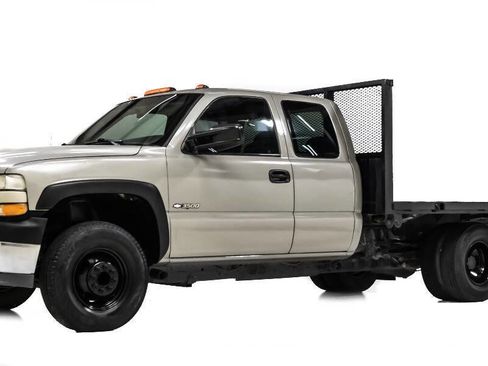 Used 2002 Chevrolet Silverado 3500 4X2 4dr Extended Cab image 2