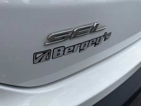 Certified 2024 Ford Edge SEL w/ Convenience Package image 9