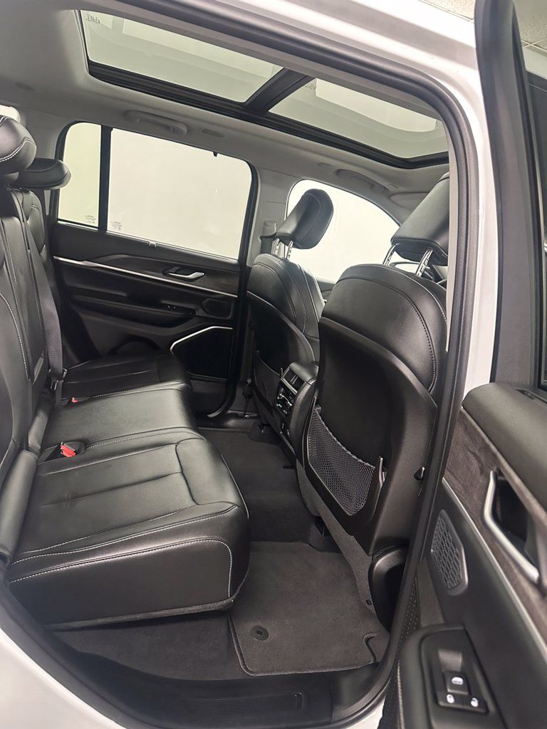 Used 2023 Jeep Grand Cherokee 30th Anniversary AWD/4WD image 35