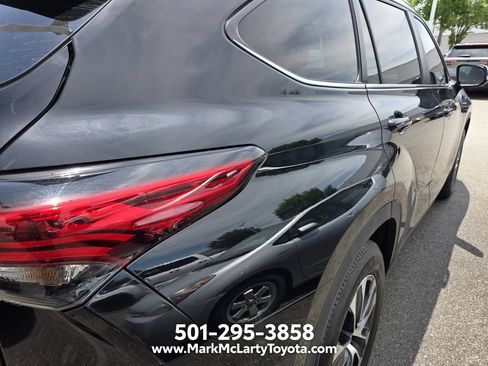 Used 2023 Toyota Highlander XLE FWD image 10