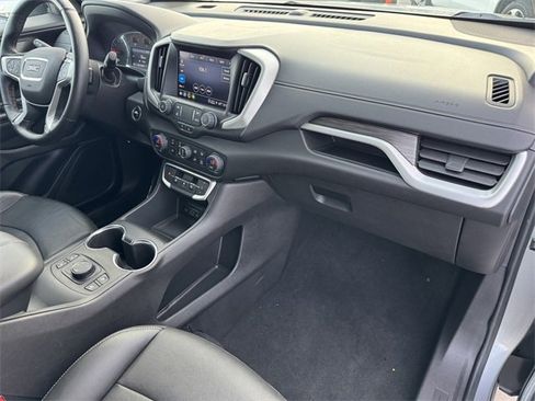 Used 2024 GMC Terrain SLT image 5