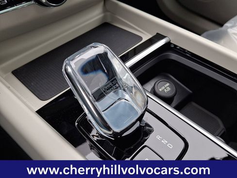 New 2026 Volvo XC60 T8 Ultra w/ Protection Package Premier image 12