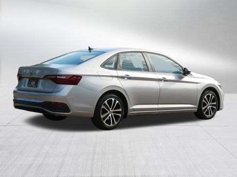 Used 2022 Volkswagen Jetta Sport FWD image 7