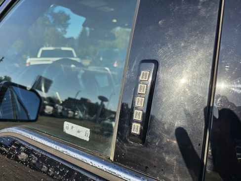 Used 2019 Ford F150 Platinum w/ Equipment Group 701A Luxury image 15