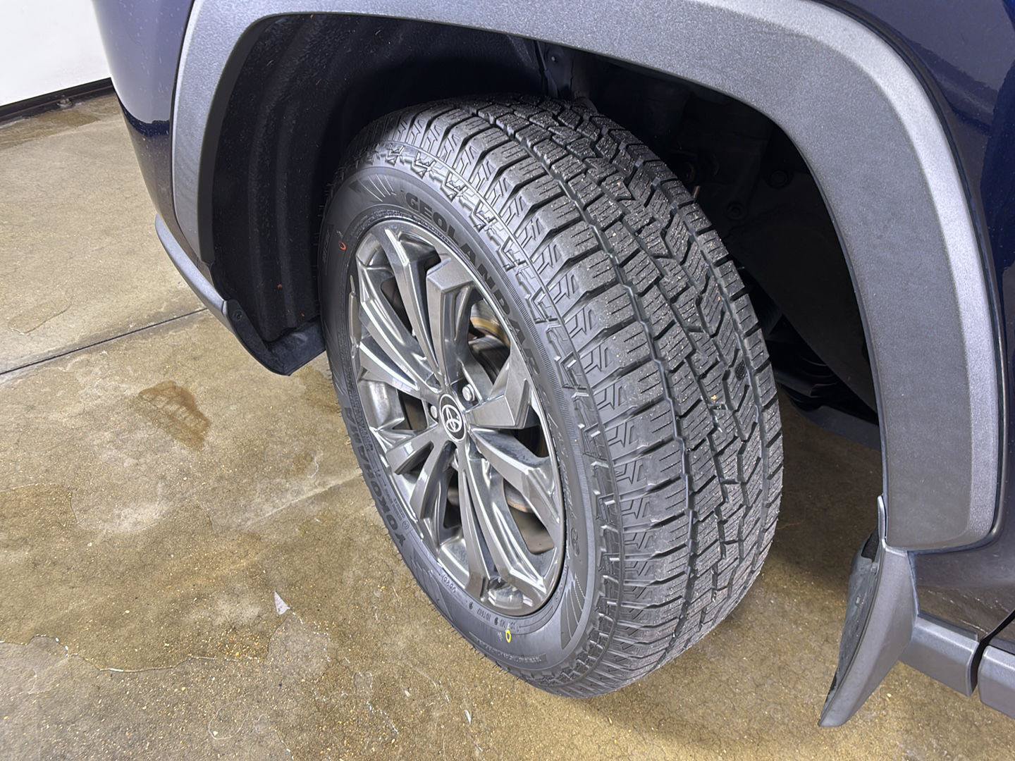 Used 2023 Toyota RAV4 Limited AWD/4WD image 6