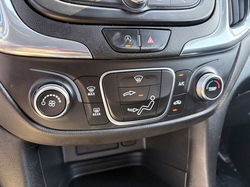 Used 2023 Chevrolet Equinox LT AWD/4WD image 19