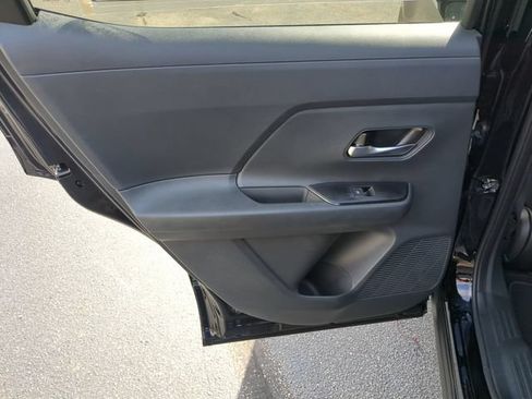 New 2026 Nissan Kicks SR w/ Cold Weather Package FWD image 22