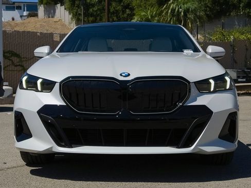 New 2027 BMW 530i w/ M Sport Package RWD image 2