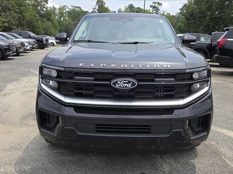 New 2027 Ford Expedition Max Platinum w/ Platinum Ultimate Package AWD/4WD image 2