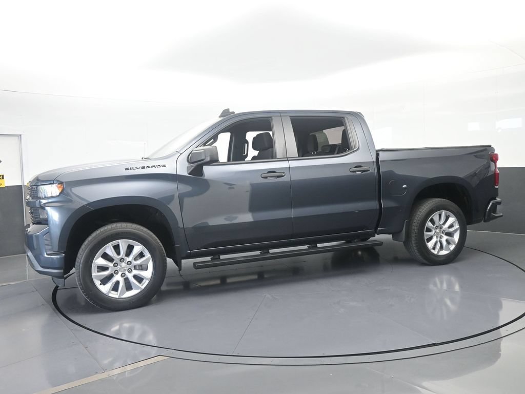 Used 2022 Chevrolet Silverado 1500 Custom RWD image 2