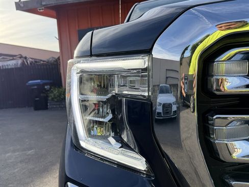 Used 2021 GMC Sierra 1500 SLT w/ SLT Premium Package AWD/4WD image 4