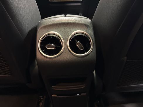 Certified 2025 Mercedes-Benz GLA 250 4MATIC image 30