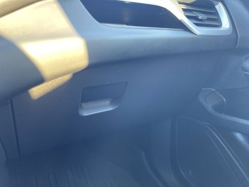 Used 2023 GMC Terrain SLE w/ Driver Convenience Package image 31