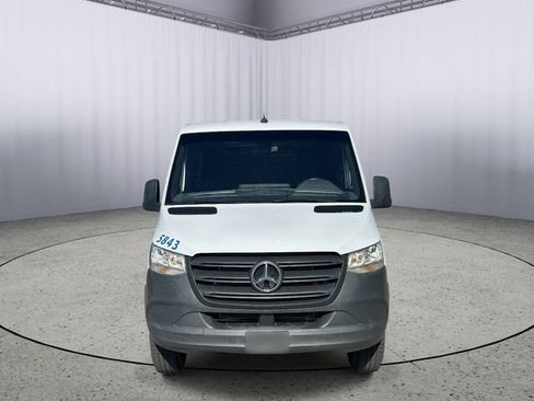Used 2019 Mercedes-Benz Sprinter 144 image 4