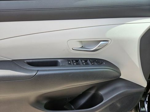 Used 2025 Hyundai Tucson SE FWD image 22