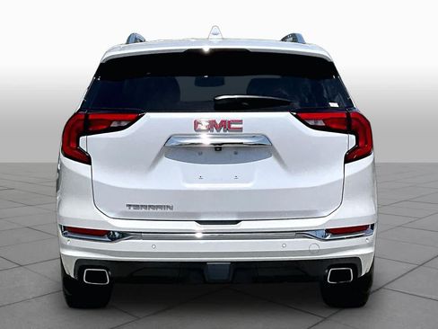 Used 2020 GMC Terrain Denali w/ Denali Premium Package FWD image 5