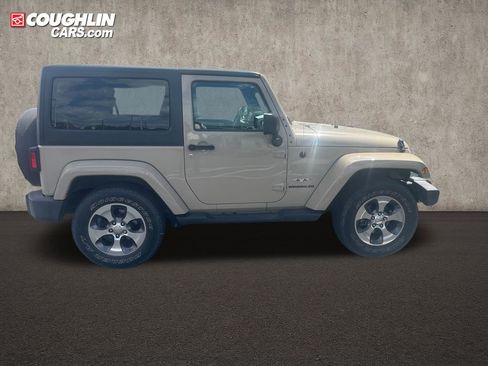 Used 2016 Jeep Wrangler Sahara w/ Dual Top Group AWD/4WD image 6