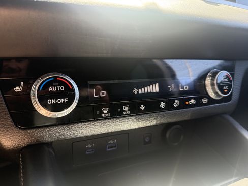 Used 2022 Mitsubishi Outlander SE AWD/4WD image 38